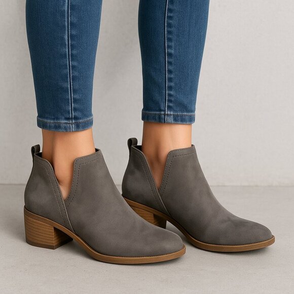 Women’s Journee Collection Rimi Gray Split Ankle Booties Size 8.5 NEW in box - Picture 1 of 10